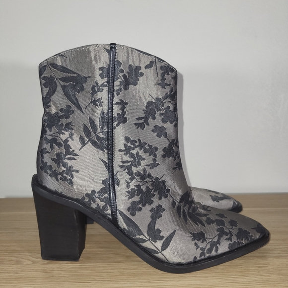 FREE PEOPLE | Barclay Brocade Floral Silver Black Heeled Ankle Boots Women’s 10 - Picture 4 of 12